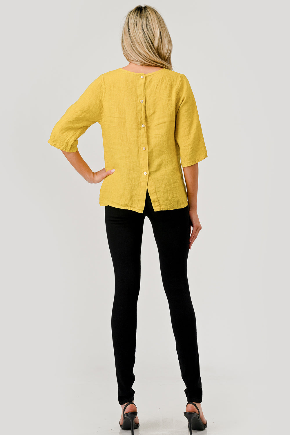 Raw Moda Linen Button Back Top – back view highlighting button detail
