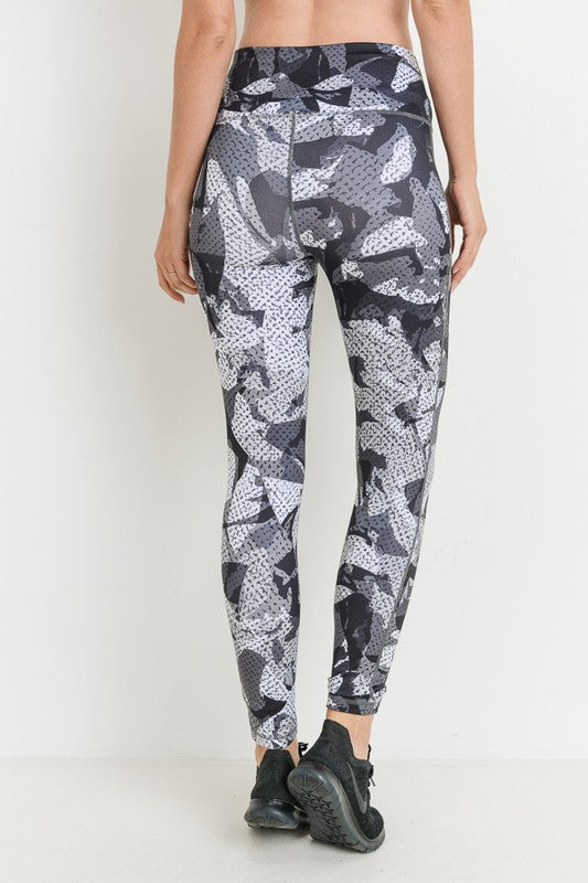 Raw Moda Monochrome Kaleidoscope Camo Print Full Leggings Leggings Raw Moda