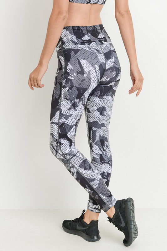Raw Moda Monochrome Kaleidoscope Camo Print Full Leggings Leggings Raw Moda