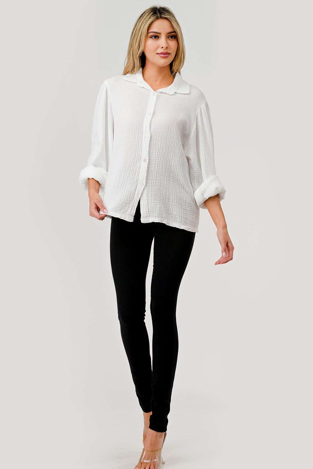 Raw Moda Dahlia Cotton Button Shirt – styled with high-rise jeans

