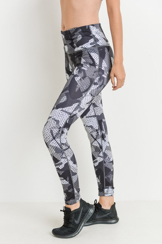 Raw Moda Monochrome Kaleidoscope Camo Print Full Leggings Leggings Raw Moda   